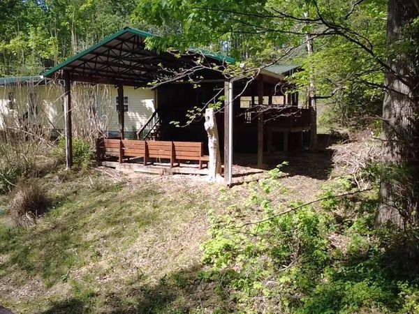 17 Barger Spur Road , Burkesville, KY 42717