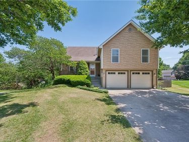 1007 NE 106th Court, Kansas City, MO 64155