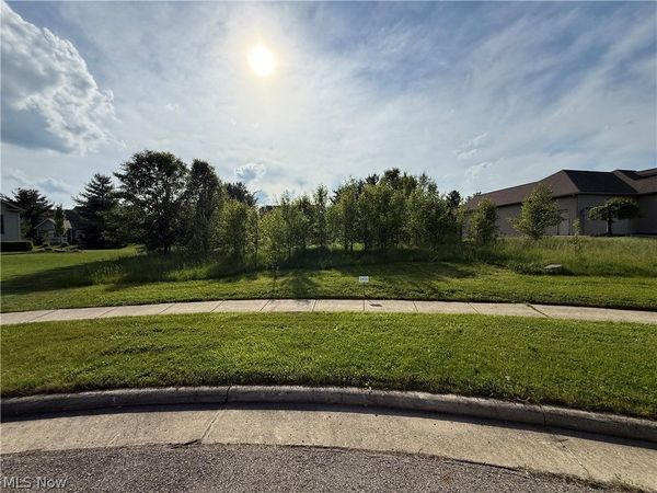 40 Woodland Run , Canfield, OH 44406