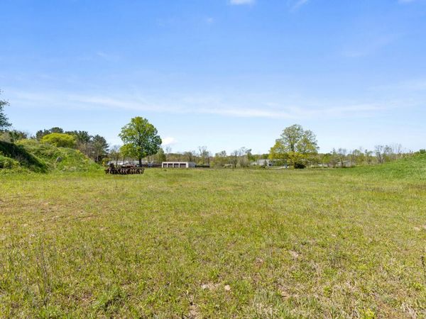 1197 Godfrey Street SE, Lowell, MI 49331