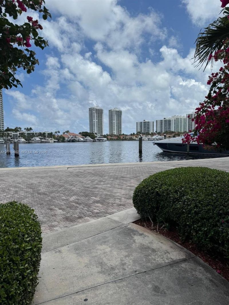 21394 Marina Cove Cir, Unit 12-H, Aventura, FL 33180 Photo