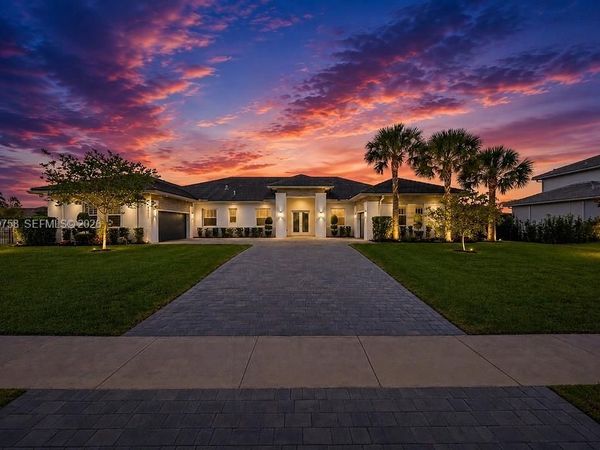 2031 Meadows Dr, Davie, FL 33324