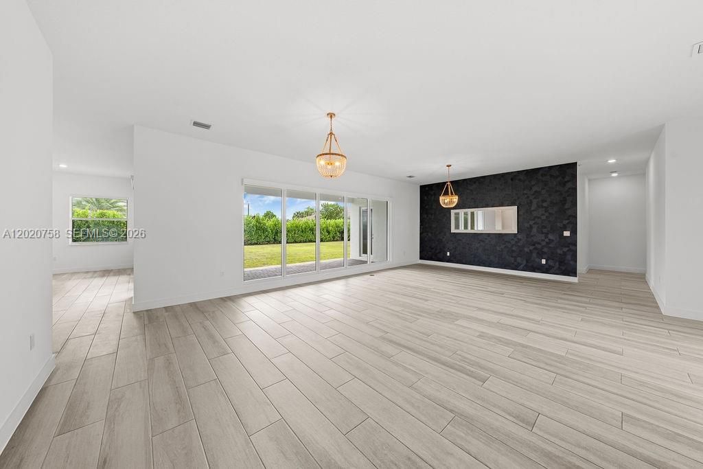 2031 Meadows Dr, Davie, FL 33324 Photo