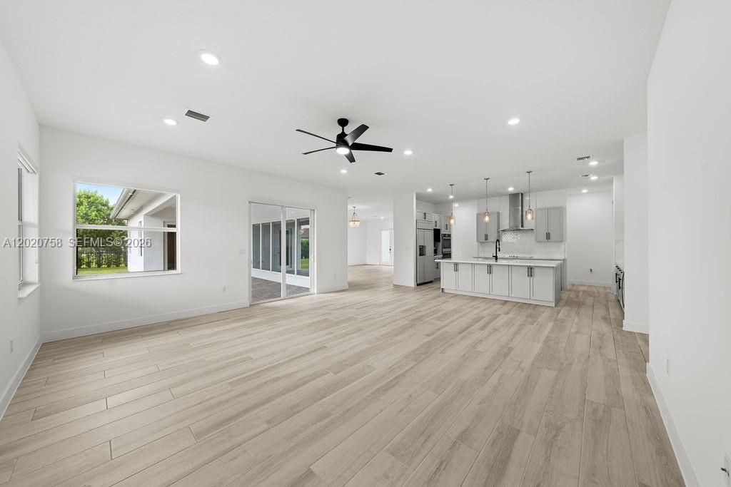 2031 Meadows Dr, Davie, FL 33324 Photo