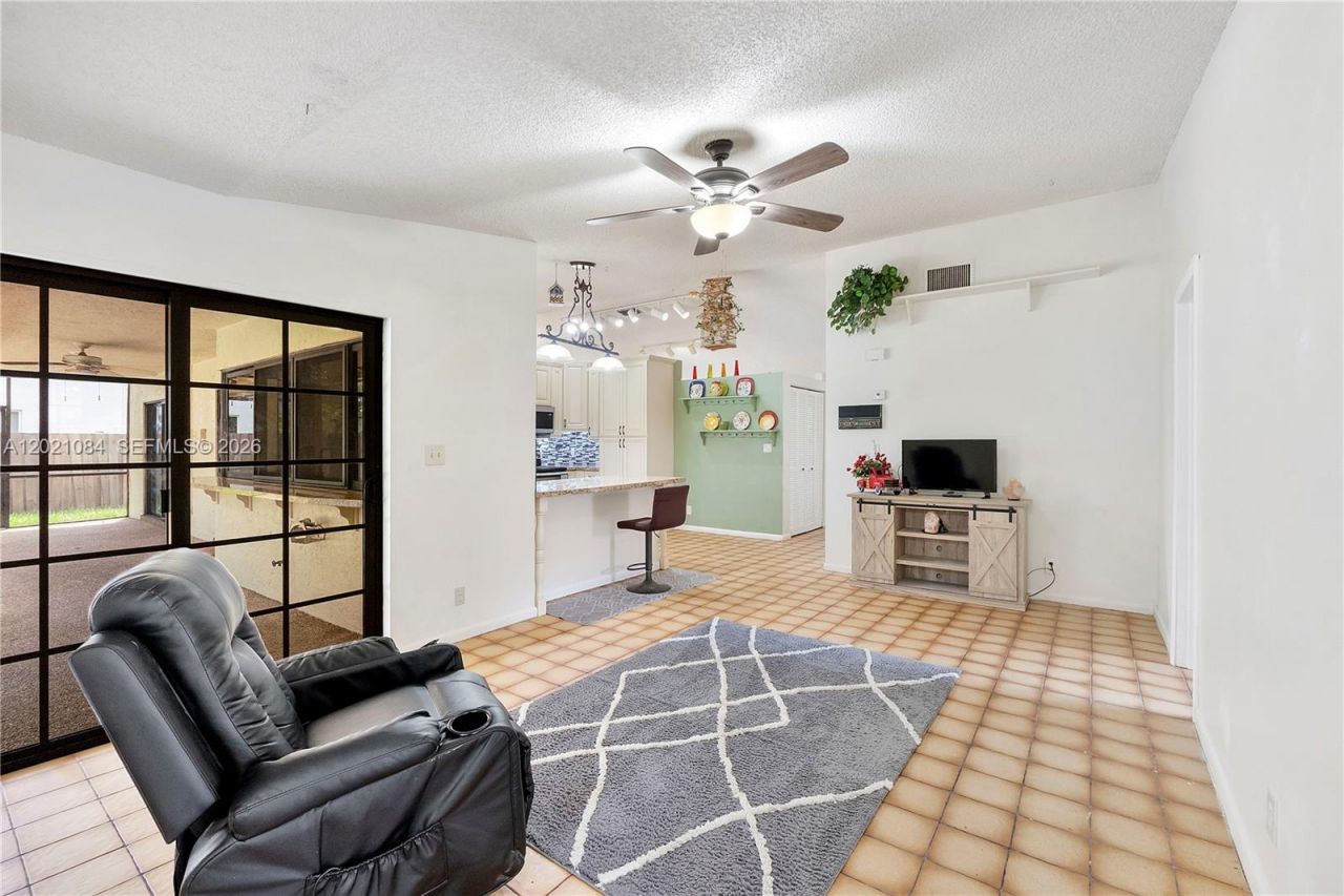 11111 NW 7th St , Coral Springs, FL 33071 Photo
