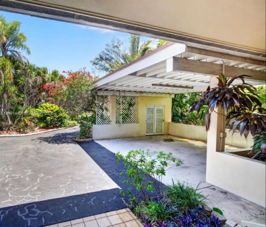 2433 Middle River Dr, Fort Lauderdale, FL 33305 Photo