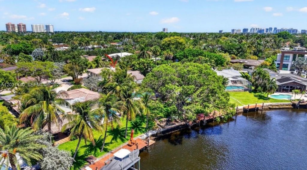 2433 Middle River Dr, Fort Lauderdale, FL 33305 Photo
