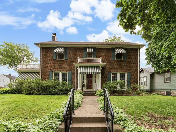 2735 Scott Street, Davenport, IA 50803