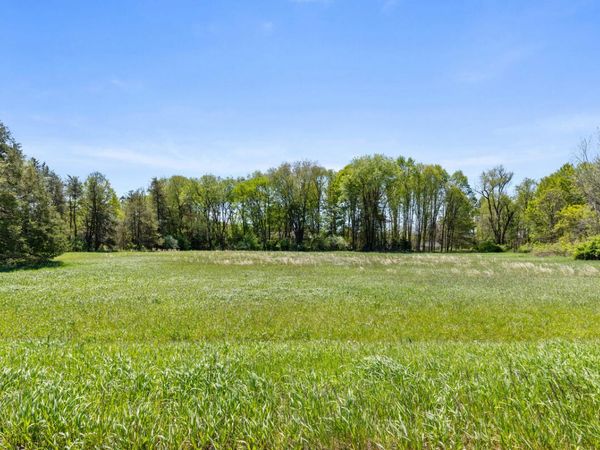 792 Godfrey Street SE, Lowell, MI 49331