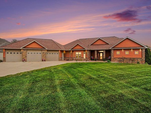 903 Fairway Drive, Pipestone, MN 56164