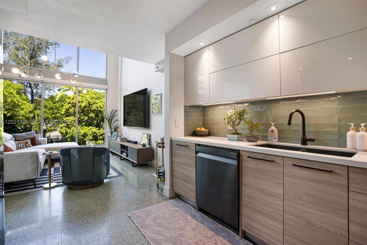 245 Michigan Ave, Unit LG-5, Miami Beach, FL 33139 Photo