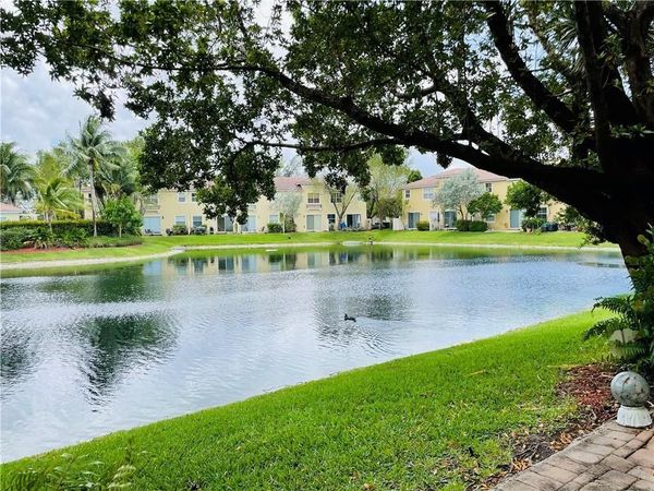 2851 W Prospect Road, Unit 1211, Tamarac, FL 33309