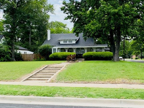 605 Davis Street S, Sulphur Springs, TX 75482