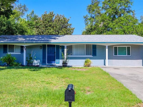 1500 LAUREL CIRCLE , CLEARWATER, FL 33756