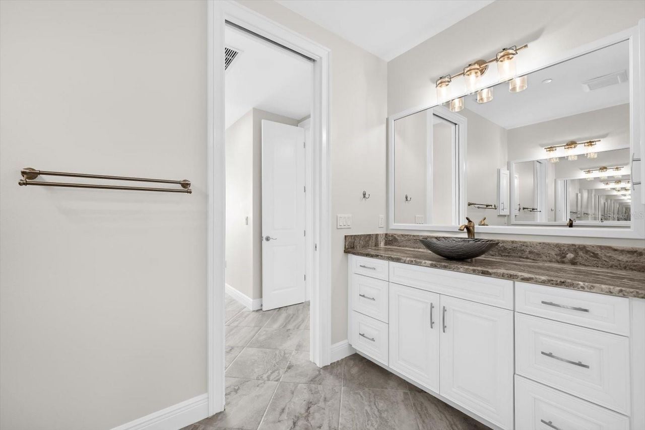 507 Tamiami Trail N, Unit 602, Venice, FL 34285 Photo
