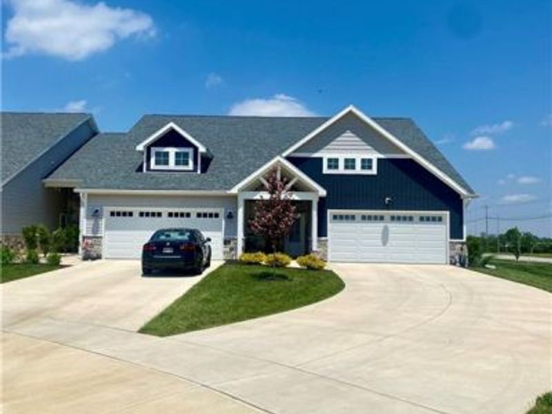 816 Brookwood Circle, Tipp City, OH 45371 Photo 4