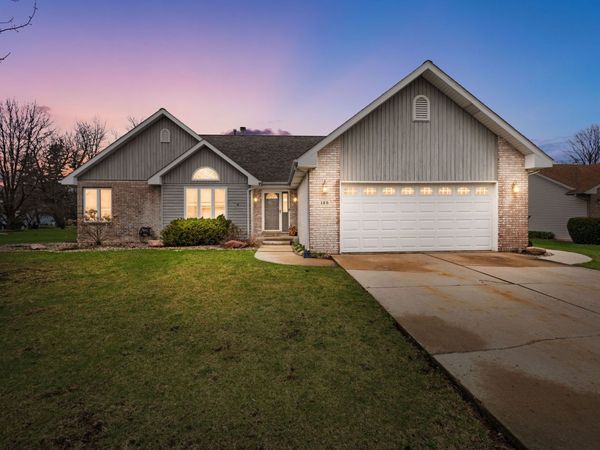 125 N Hamilton Drive , Grant Park, IL 60940
