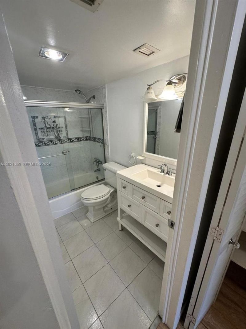 1470 NE 125th Ter , Unit 412, North Miami, FL 33161 Photo