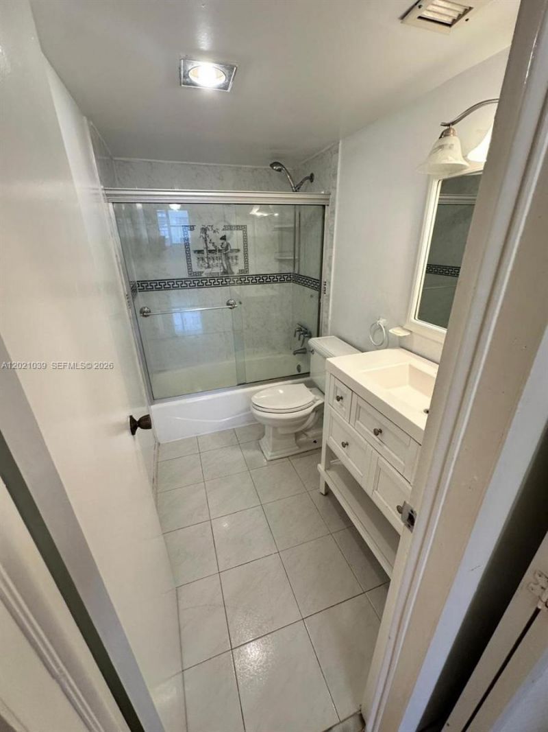 1470 NE 125th Ter , Unit 412, North Miami, FL 33161 Photo