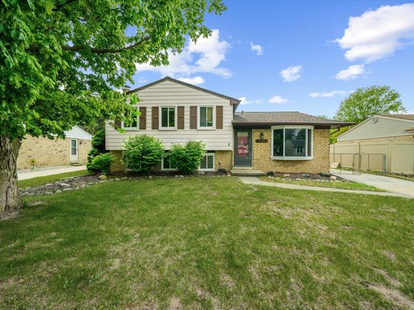 15420 Burr Street, Taylor, MI 48180