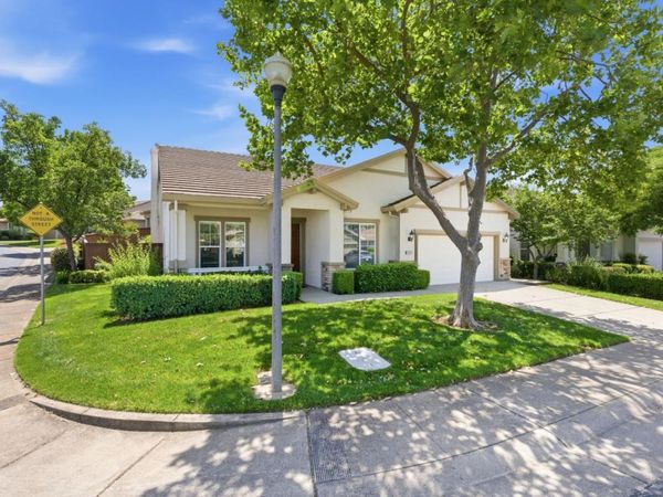 2821 Springfield Dr, Rocklin, CA 95765