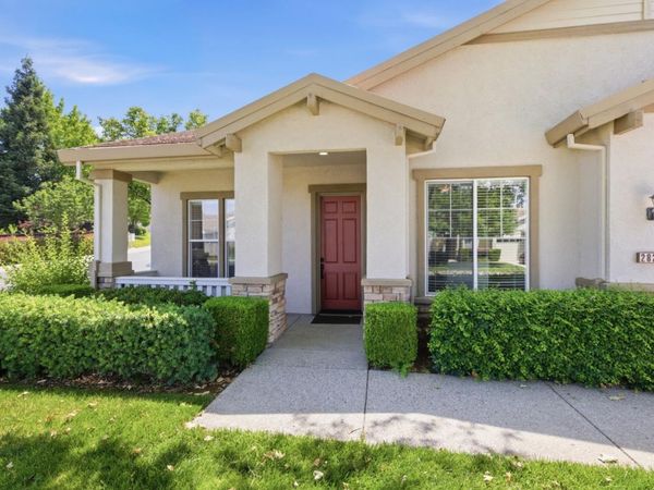 2821 Springfield Dr, Rocklin, CA 95765