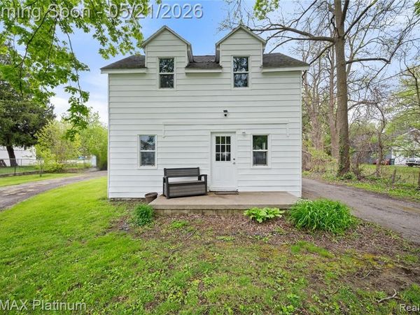 6116 Lapeer Road , Burton, MI 48509
