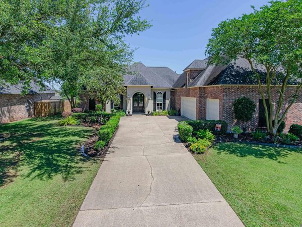 6242 Beau Douglas Ave, Gonzales, LA 70737