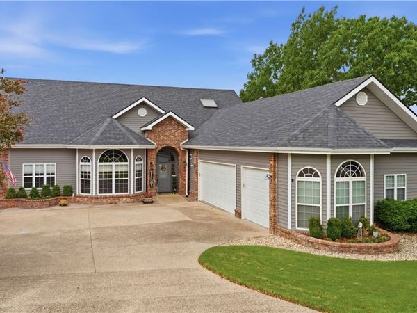 9 Dunedin Place , Bella Vista, AR 72715