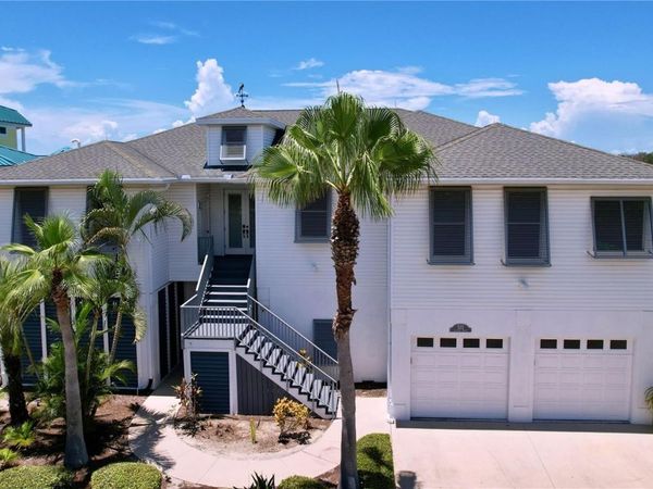 511 SEAVIEW DRIVE , TARPON SPRINGS, FL 34689