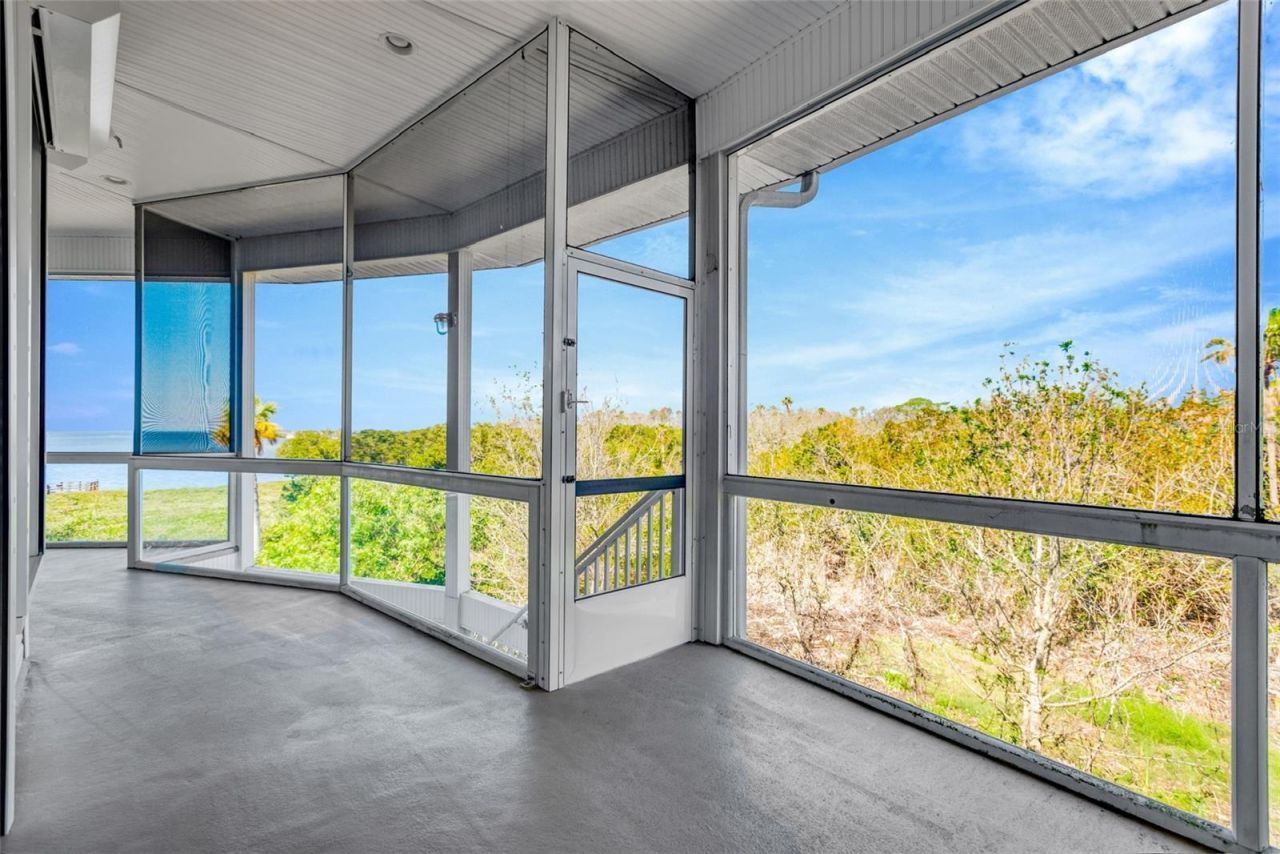 511 Seaview Drive, Tarpon Springs, FL 34689 Photo