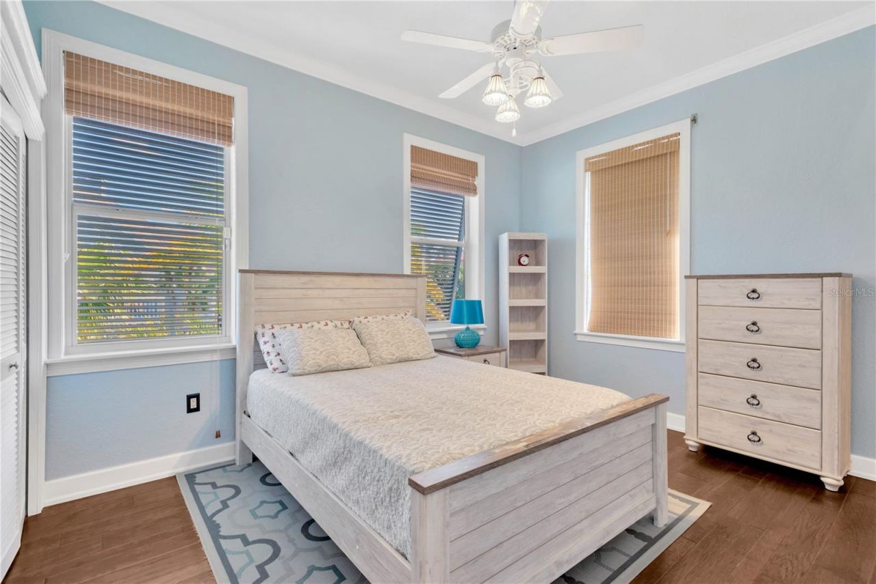 511 Seaview Drive, Tarpon Springs, FL 34689 Photo