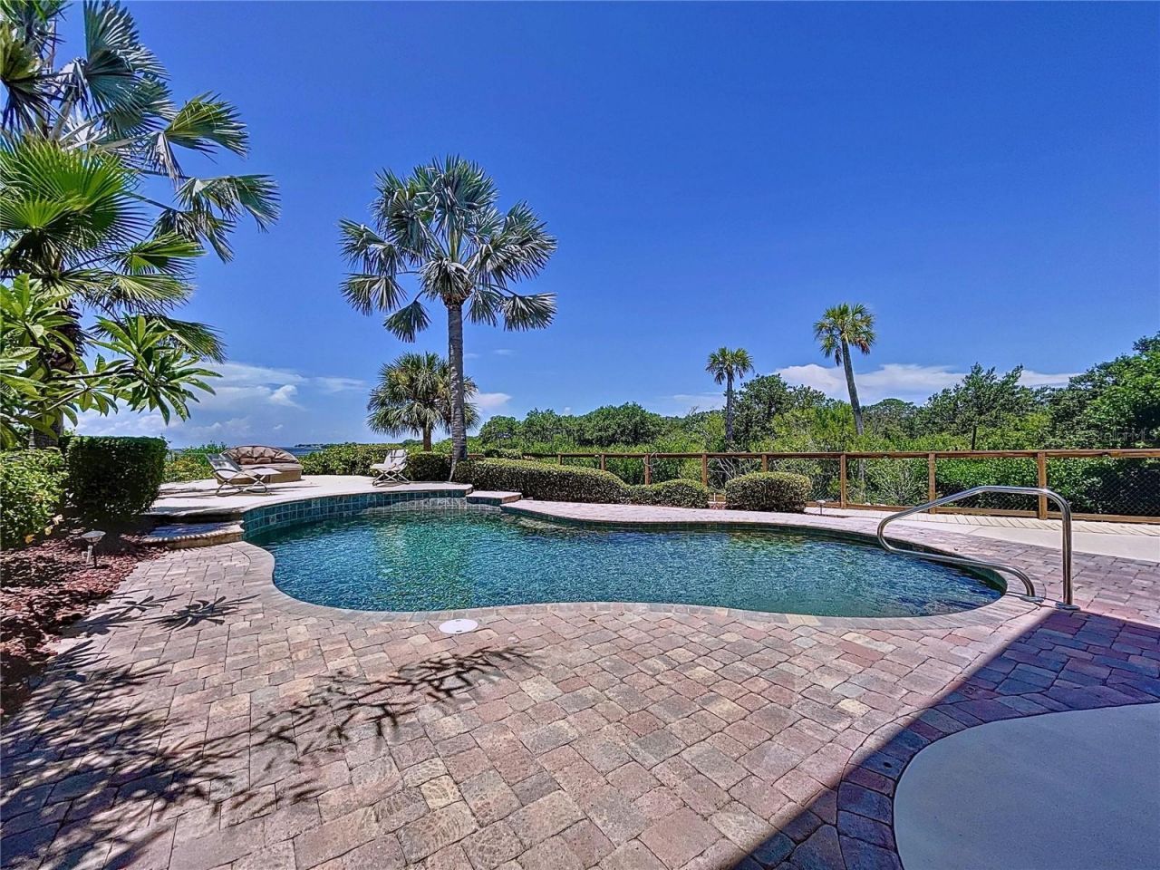 511 Seaview Drive, Tarpon Springs, FL 34689 Photo