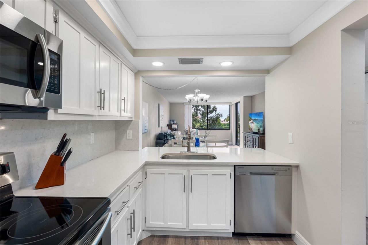 6158 Palma Del Mar Boulevard S, Unit 305, Saint Petersburg, FL 33715 Photo