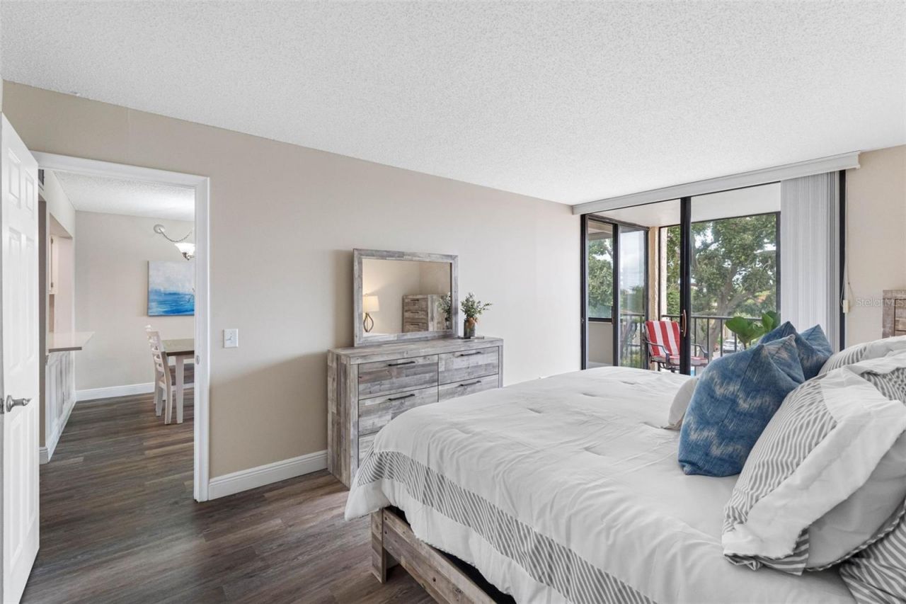 6158 Palma Del Mar Boulevard S, Unit 305, Saint Petersburg, FL 33715 Photo