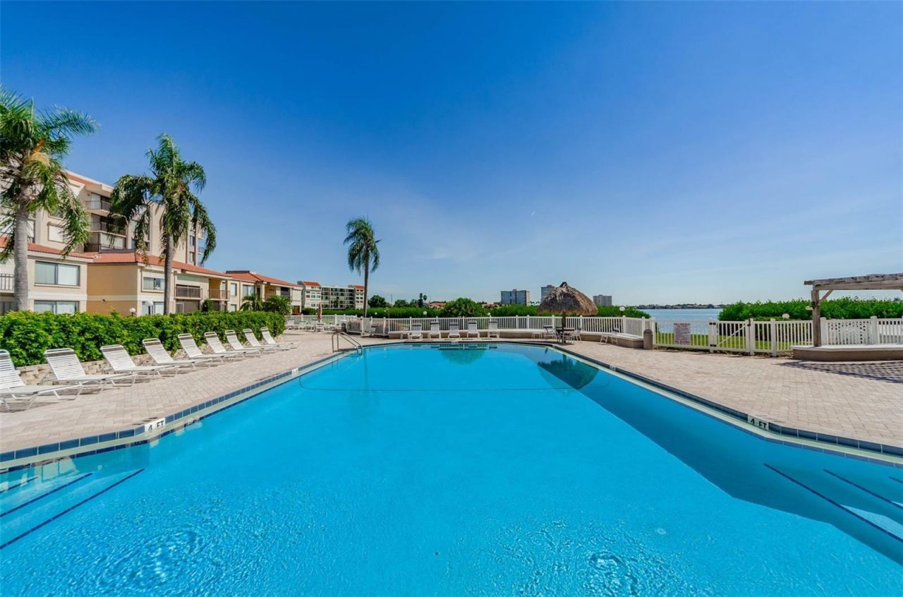 6158 Palma Del Mar Boulevard S, Unit 305, Saint Petersburg, FL 33715 Photo