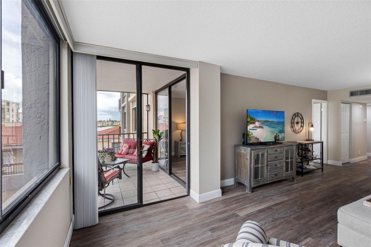 6158 Palma Del Mar Boulevard S, Unit 305, Saint Petersburg, FL 33715 Photo