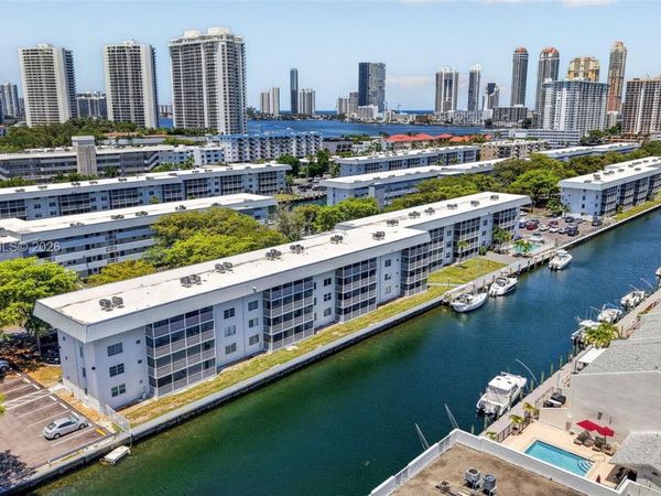 3550 NE 169th St , Unit 407, North Miami Beach, FL 33160