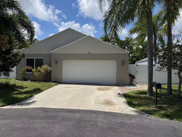88 Buxton Lane, Boynton Beach, FL 33426