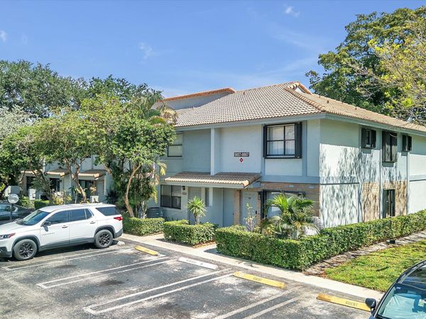 9867 Riverside Drive, Coral Springs, FL 33071