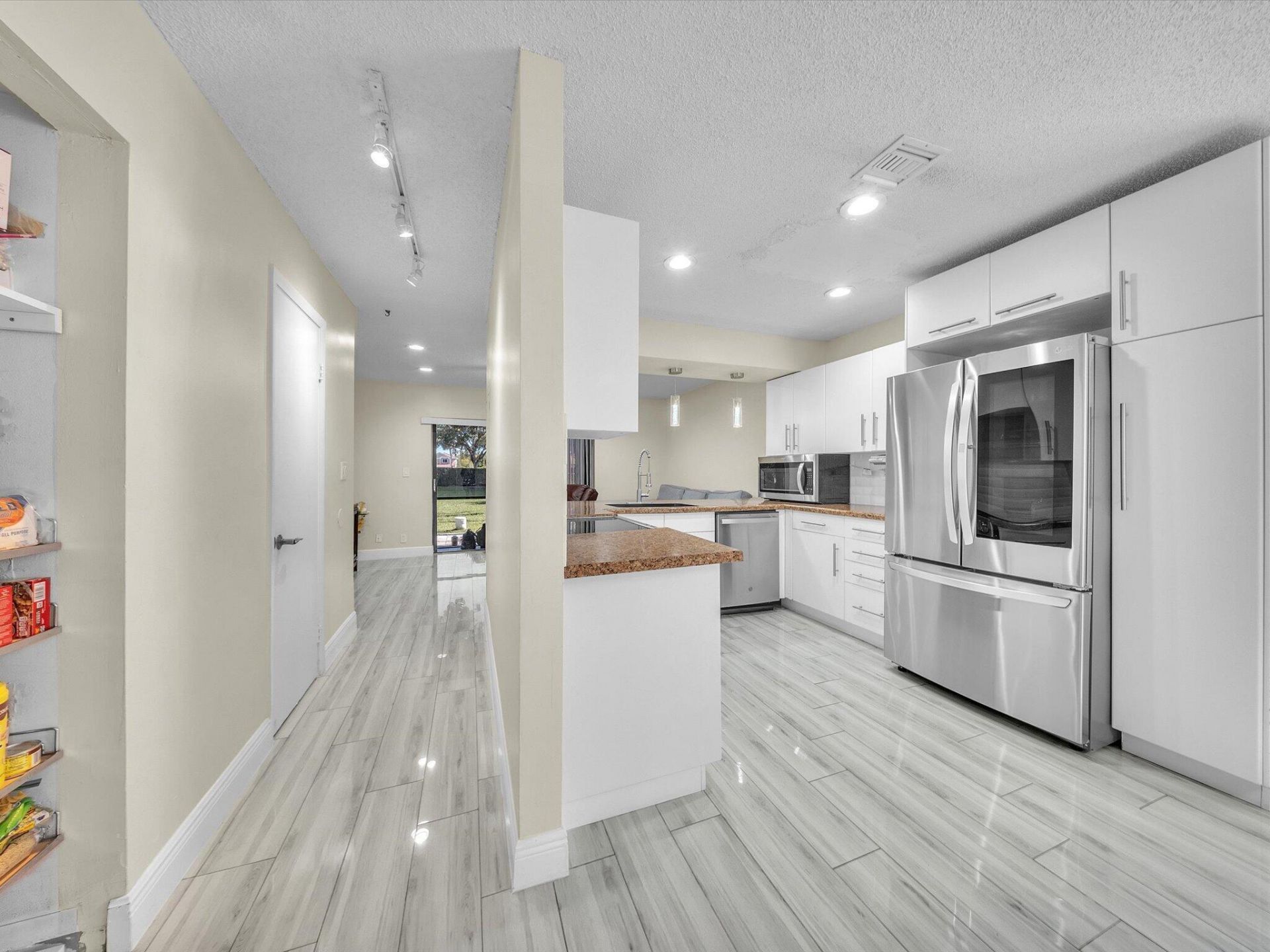 9867 Riverside Drive, Coral Springs, FL 33071 Photo