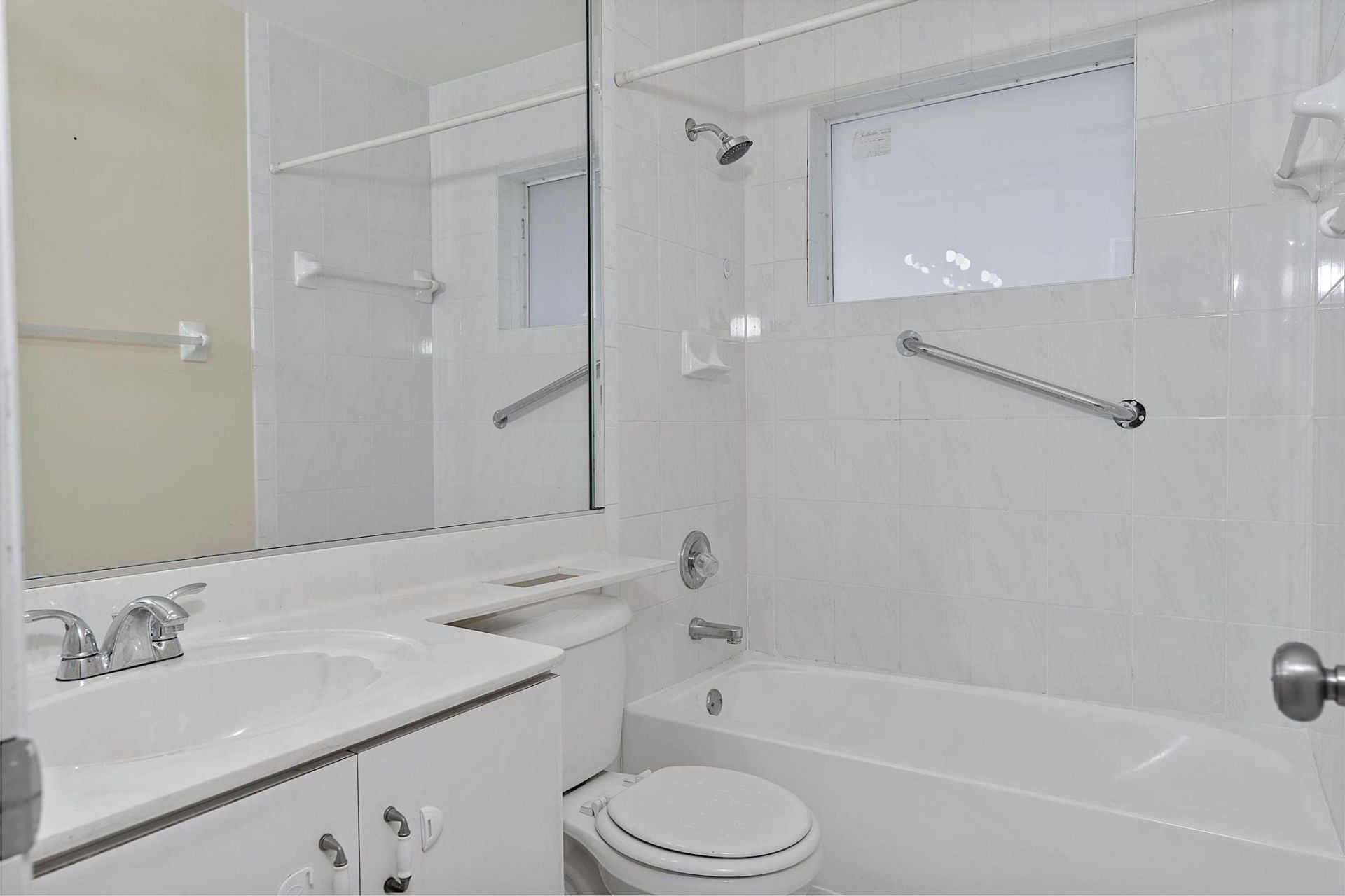 700 SE 9th Court, Unit 206, Hialeah, FL 33010 Photo