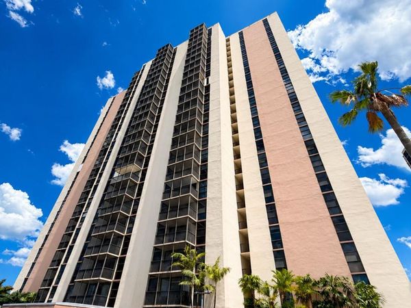 20301 W Country Club Drive, Unit 329, Aventura, FL 33180