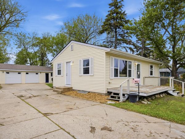 911 18th Street N, Moorhead, MN 56560
