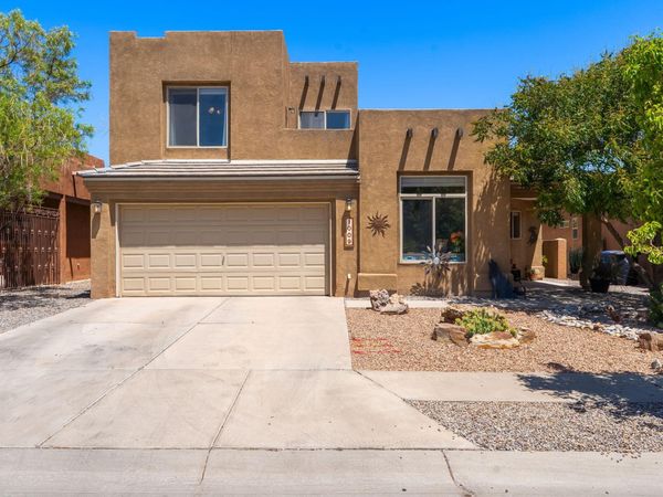 1009 Calle Corvo NE, Albuquerque, NM 87113