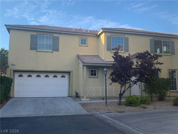 8010 Retriever Avenue , Las Vegas, NV 89147