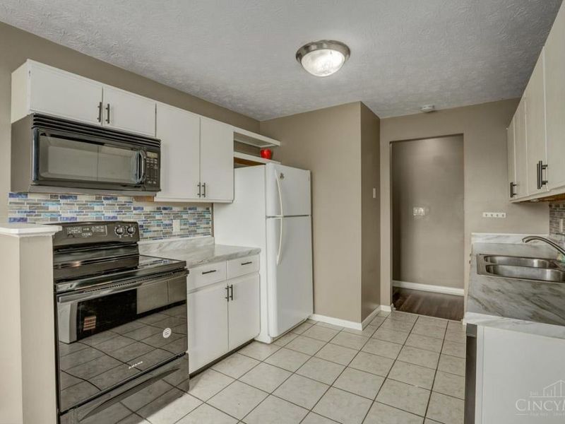 1635 Gelhot Drive, Unit 22, Fairfield, OH 45014 Photo 3