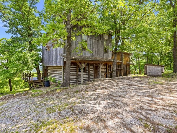 21006 State E Highway E, Eagle Rock, MO 65641