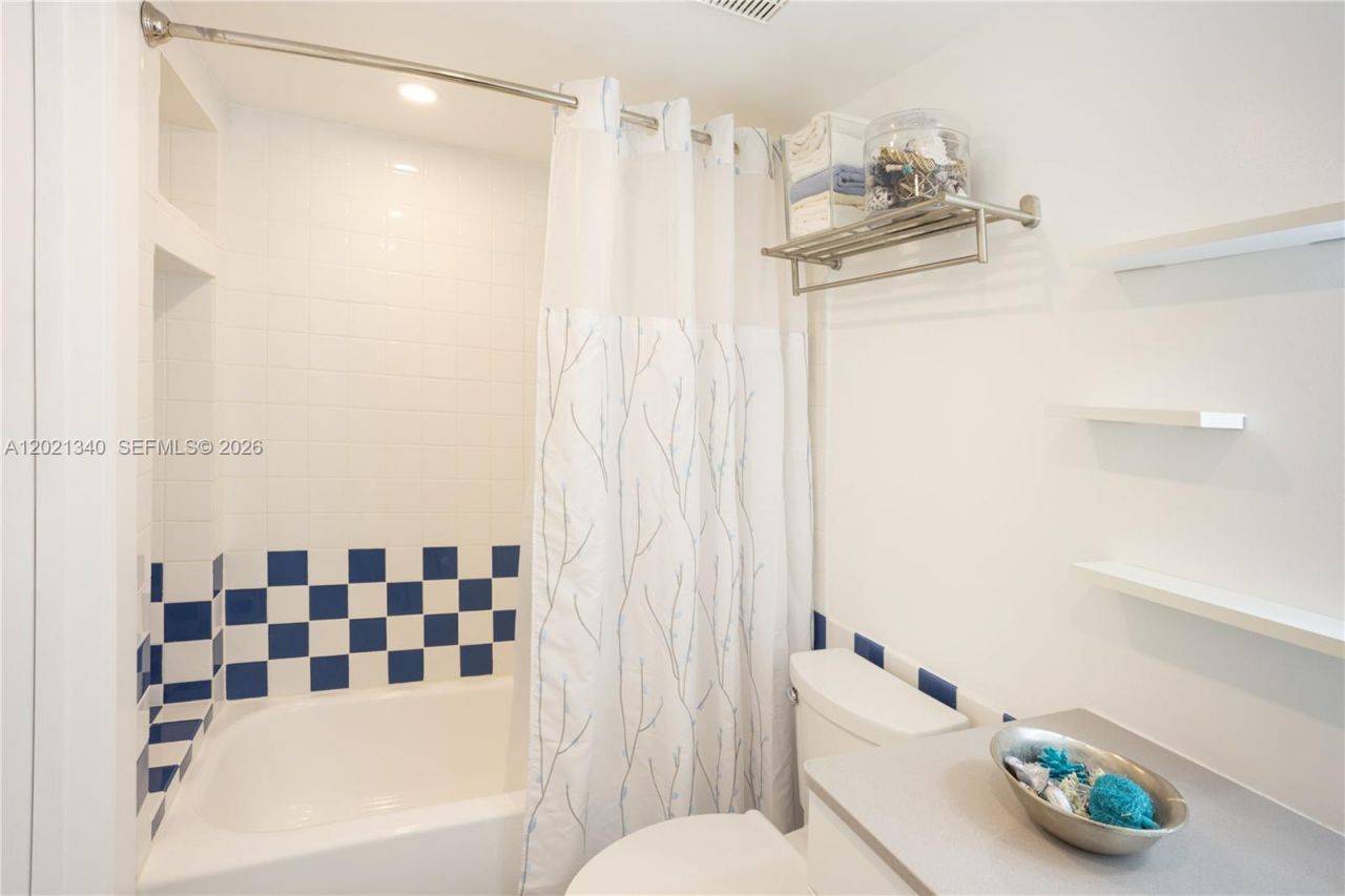 14333 Memorial Hwy, Unit 9K, Miami, FL 33161 Photo