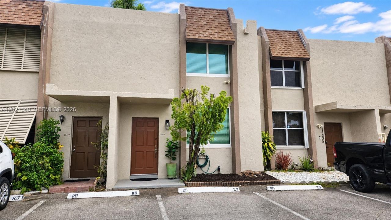 14333 Memorial Hwy, Unit 9K, Miami, FL 33161 Photo